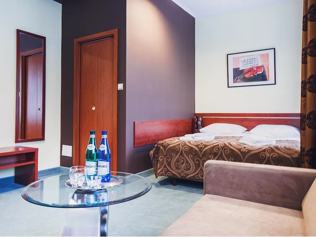 Hotel Chmielna Varsovia