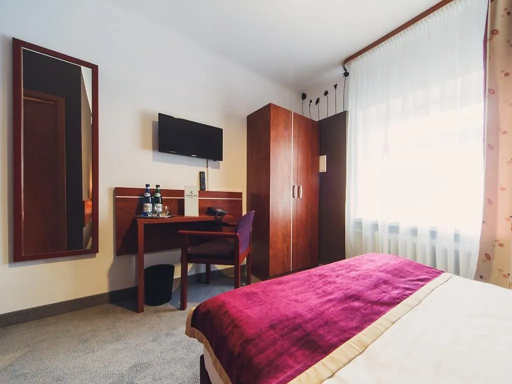 **  Hotel Chmielna Varsovia Polonia
