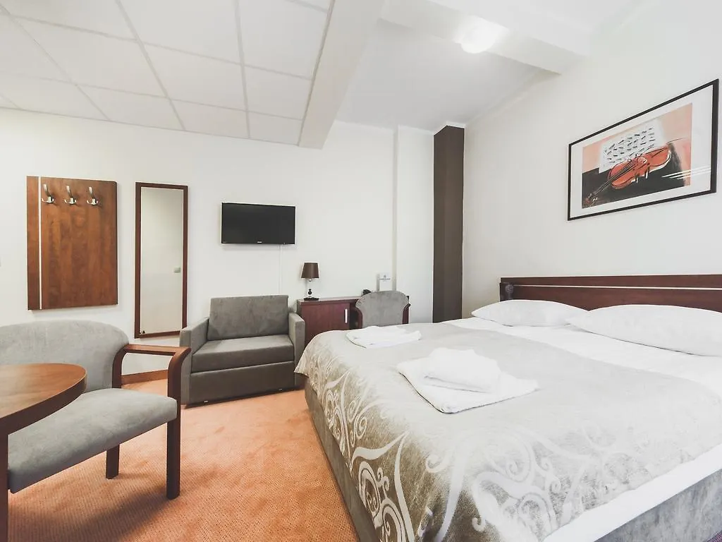 Hotel Chmielna Varsovia
