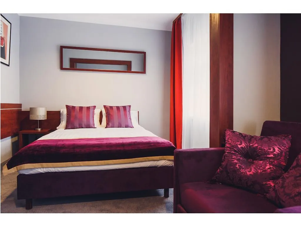 Hotel Chmielna Varsovia